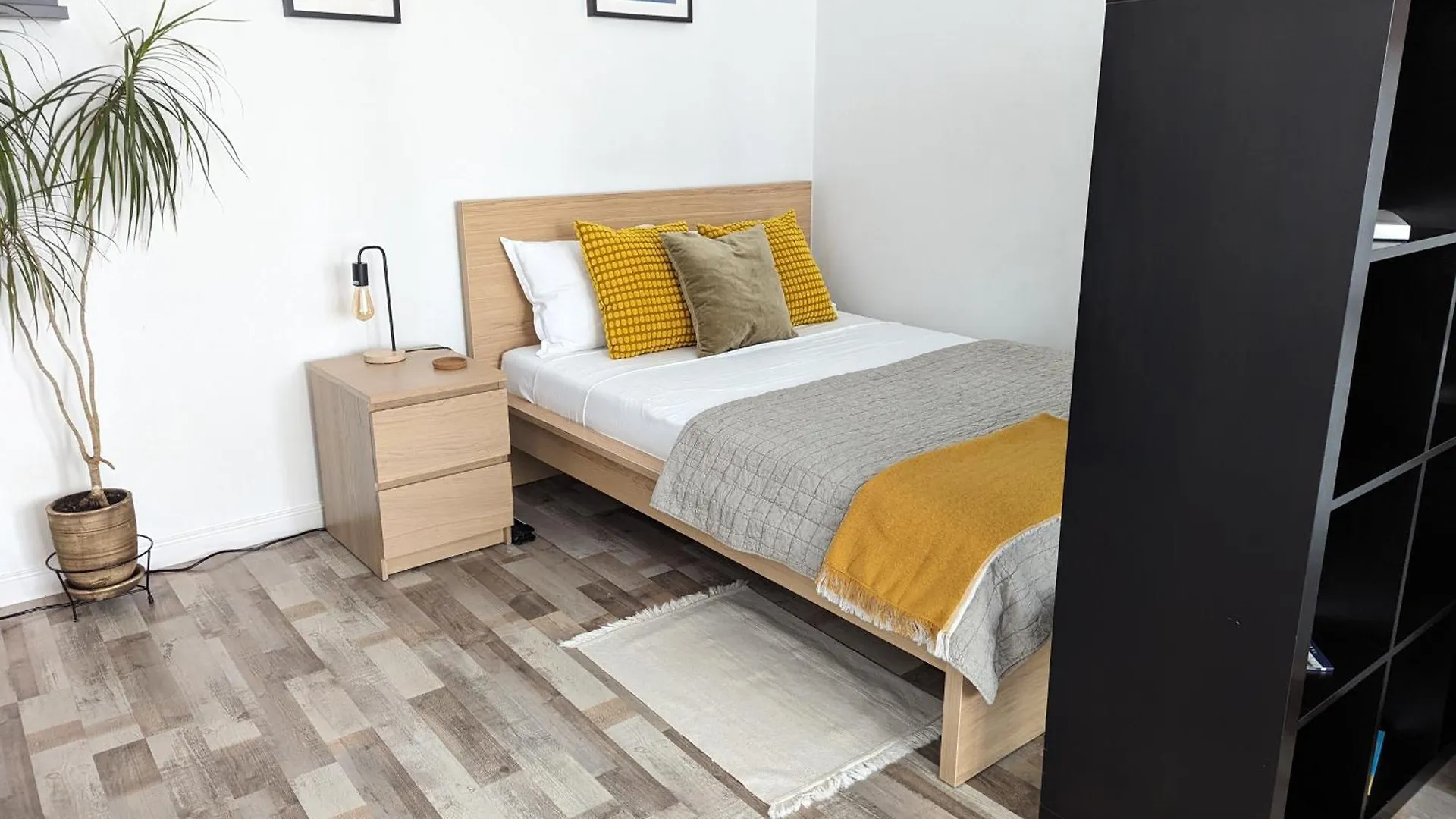 Sebastian Studio Apartment Bucharest Romania